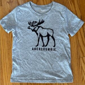 4/$20 Abercrombie grey cotton tshirt size small 5-6